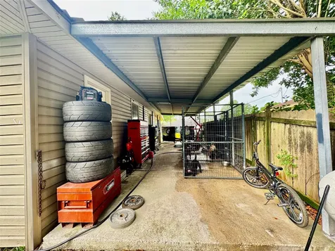 1219 S 13th Street Nederland TX 77627