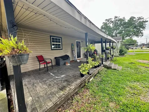 1219 S 13th Street Nederland TX 77627