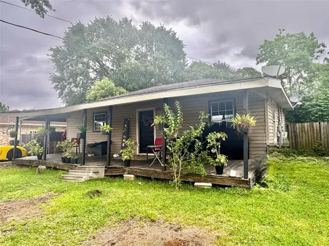 1219 S 13th Street Nederland TX 77627