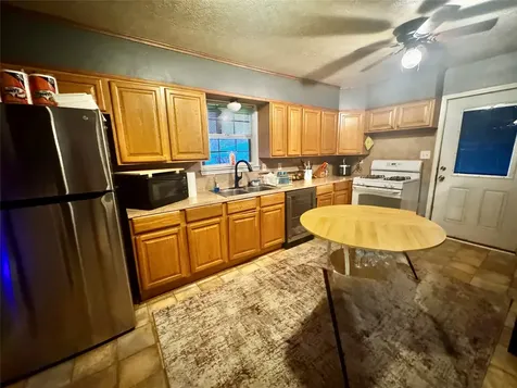 1219 S 13th Street Nederland TX 77627