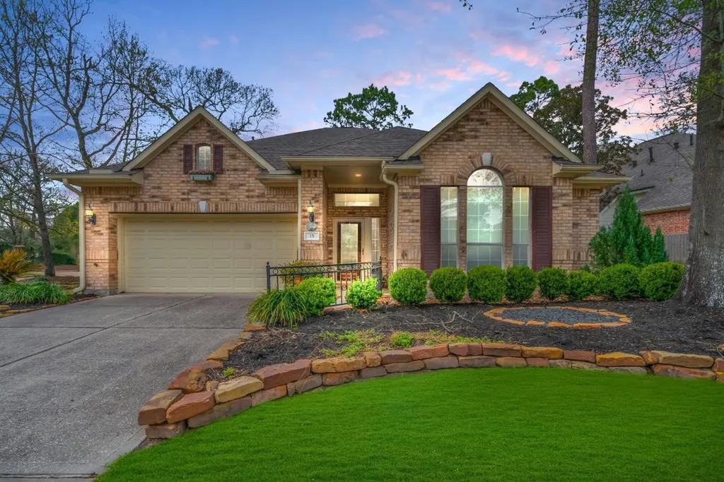 15 E Royal Mews Conroe TX 77384
