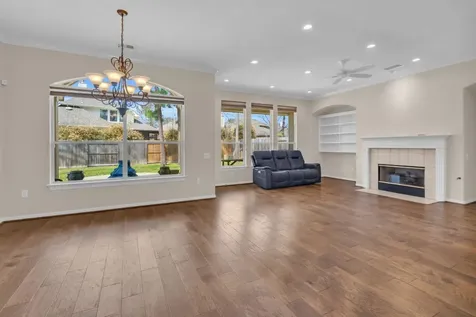 15 E Royal Mews Conroe TX 77384