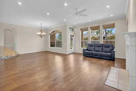 15 E Royal Mews Conroe TX 77384