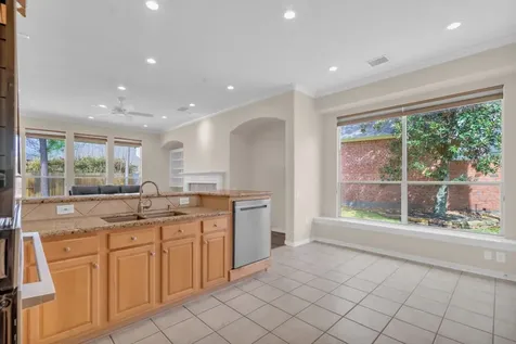 15 E Royal Mews Conroe TX 77384