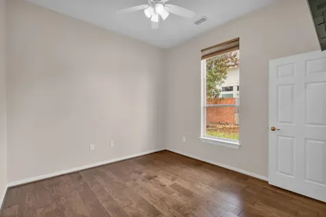 15 E Royal Mews Conroe TX 77384
