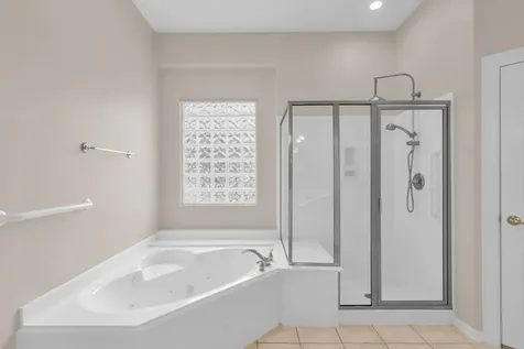 15 E Royal Mews Conroe TX 77384