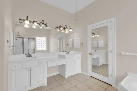 15 E Royal Mews Conroe TX 77384