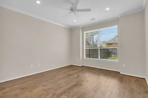 15 E Royal Mews Conroe TX 77384