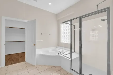 15 E Royal Mews Conroe TX 77384