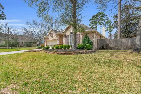 15 E Royal Mews Conroe TX 77384