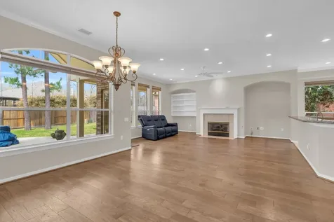 15 E Royal Mews Conroe TX 77384