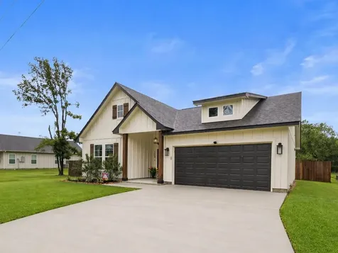125 Ellis Lane West Columbia TX 77486