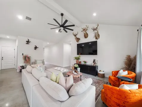 125 Ellis Lane West Columbia TX 77486