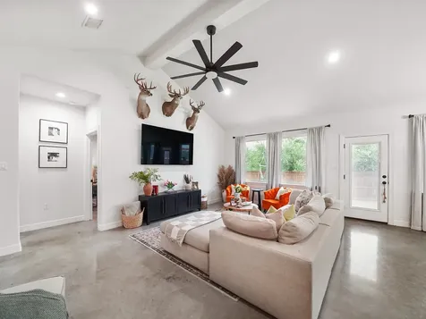 125 Ellis Lane West Columbia TX 77486