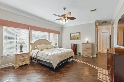 90 Greenview Street Montgomery TX 77356