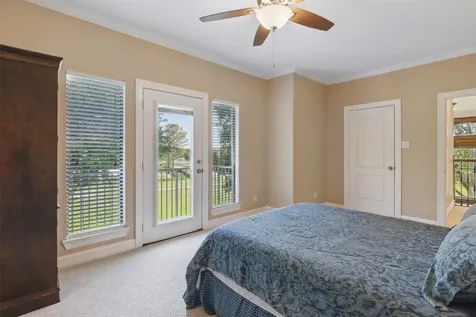 90 Greenview Street Montgomery TX 77356