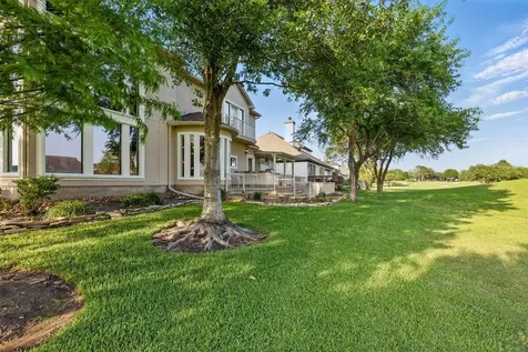 90 Greenview Street Montgomery TX 77356