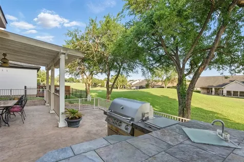 90 Greenview Street Montgomery TX 77356