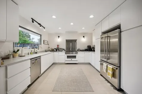 6230 Waltway Drive Houston TX 77008