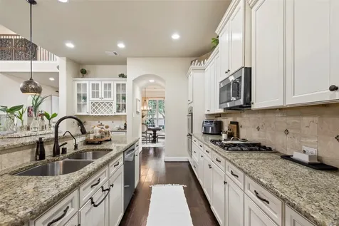 51 Tioga Place Tomball TX 77375