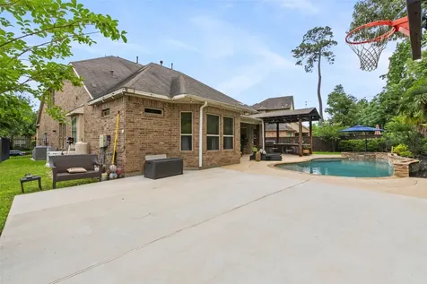 51 Tioga Place Tomball TX 77375