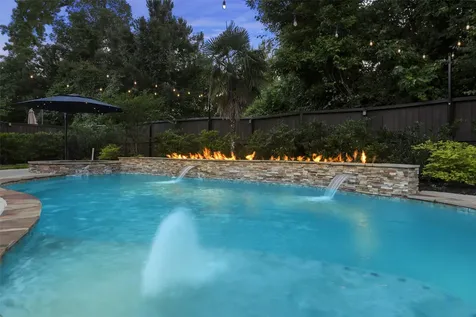 51 Tioga Place Tomball TX 77375