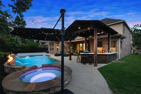 51 Tioga Place Tomball TX 77375