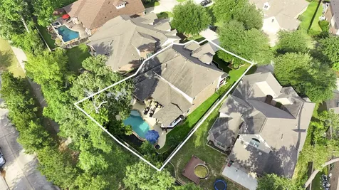 51 Tioga Place Tomball TX 77375