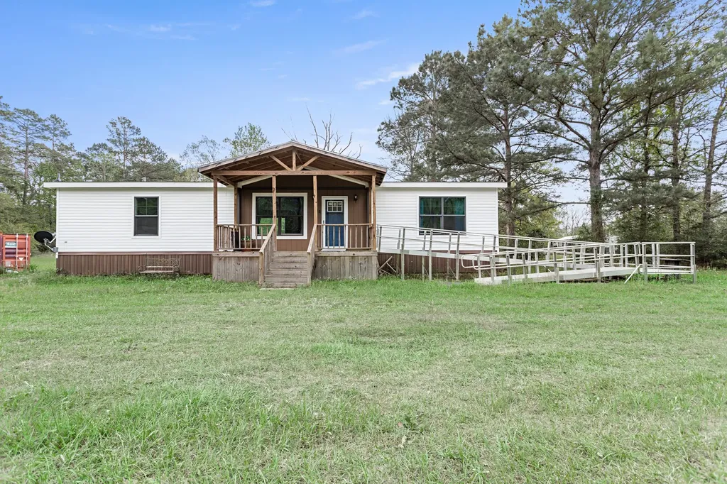 131 County Road 4497 Hillister TX 77624