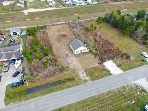 2313 County Road 3540 Cleveland TX 77327