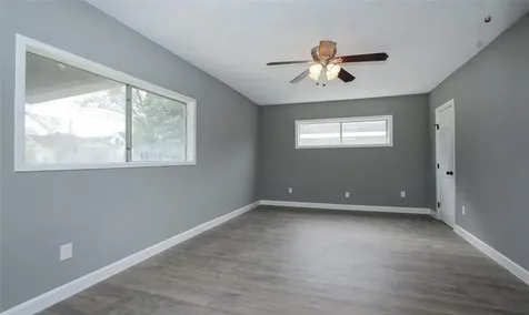 402 S 72nd Street Houston TX 77011