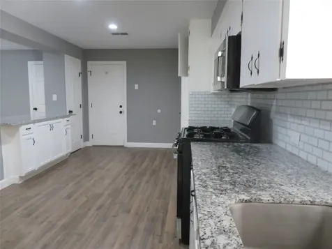 402 S 72nd Street Houston TX 77011