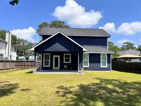 715 Seydler Street East Bernard TX 77435