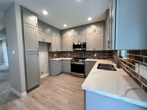 715 Seydler Street East Bernard TX 77435