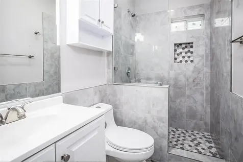 6004 England Street A /B Houston TX 77021
