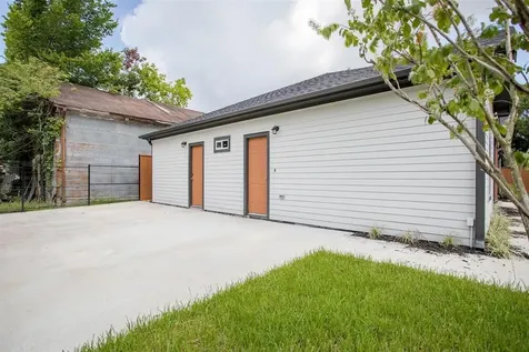 6004 England Street A /B Houston TX 77021