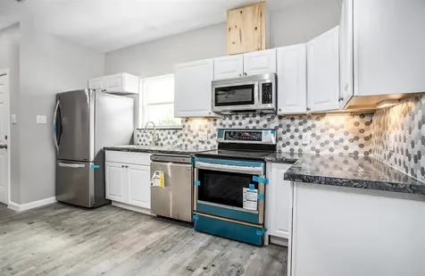 6004 England Street A /B Houston TX 77021
