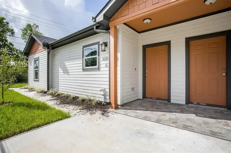 6004 England Street A /B Houston TX 77021