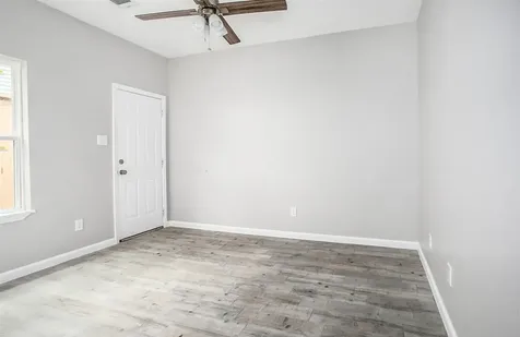 6004 England Street A /B Houston TX 77021