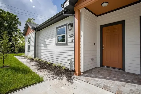 6004 England Street A /B Houston TX 77021