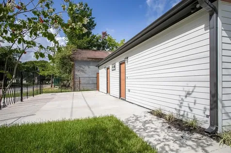 6004 England Street A /B Houston TX 77021