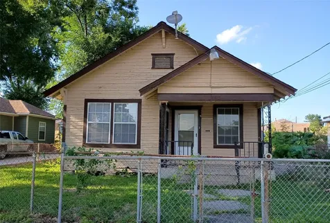 7815 Dayton Street Houston TX 77012
