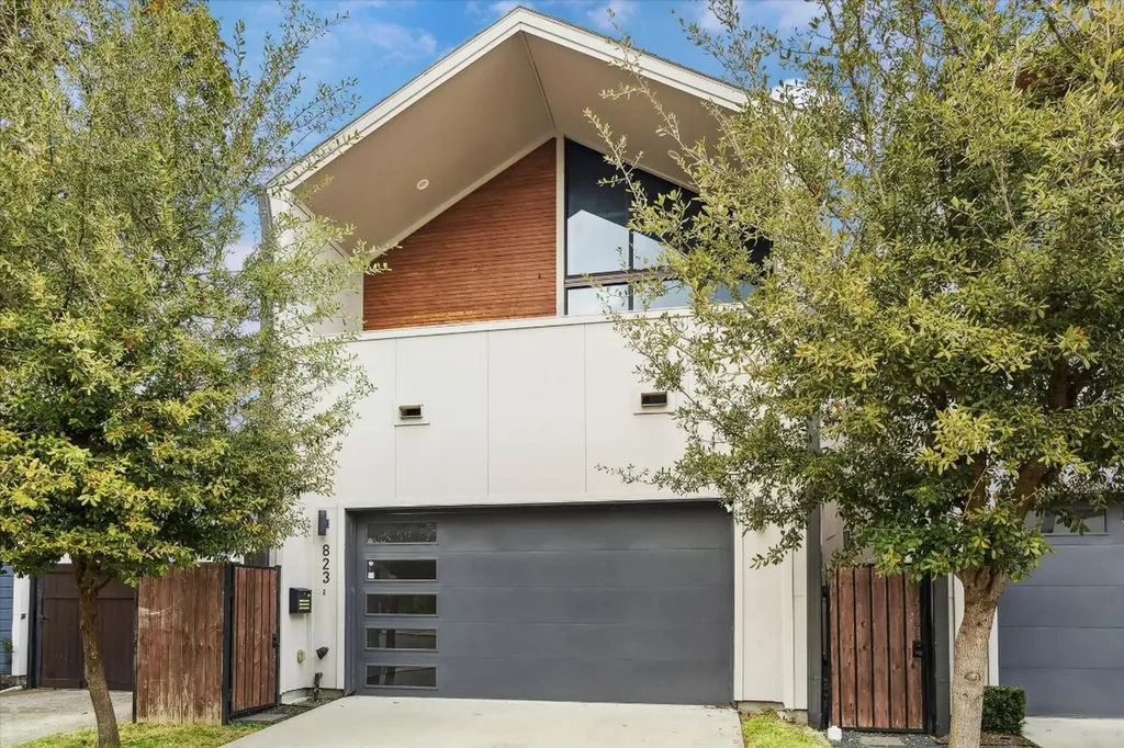 823 Aurora Street Houston TX 77009