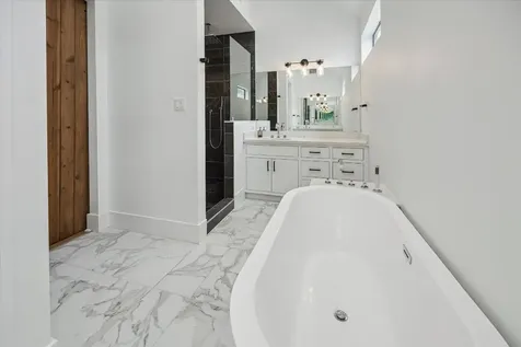 823 Aurora Street Houston TX 77009