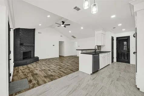 4102 Townes Forest Road Friendswood TX 77546