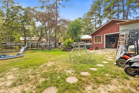 11941 W Hollyhill Drive Plantersville TX 77363
