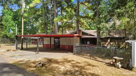 11941 W Hollyhill Drive Plantersville TX 77363