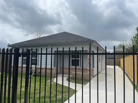 3234 Berry Street Houston TX 77004