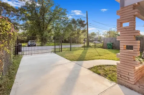 3234 Berry Street Houston TX 77004