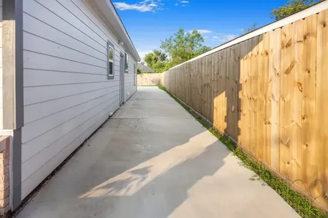 3234 Berry Street Houston TX 77004